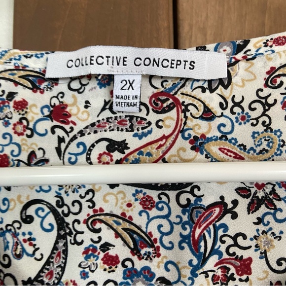 Collective Concepts Warner Lattice Detail Blouse Size 2X White Paisley Flowy - Picture 6 of 6